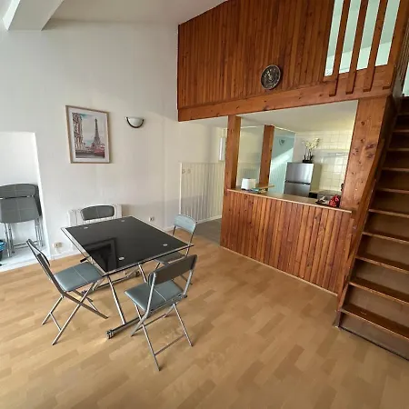 Bel Et Garage Apartment *